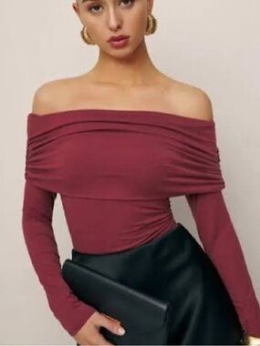 Reformation Florentina Chianti Off the shoulder long sleeve top Medium M